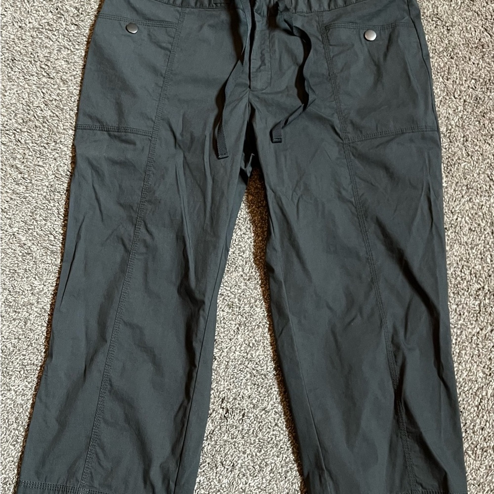 Ladies Eddie Bauer Casual Dark Gray Cropped Cargo Pants Great Condition Sz 12